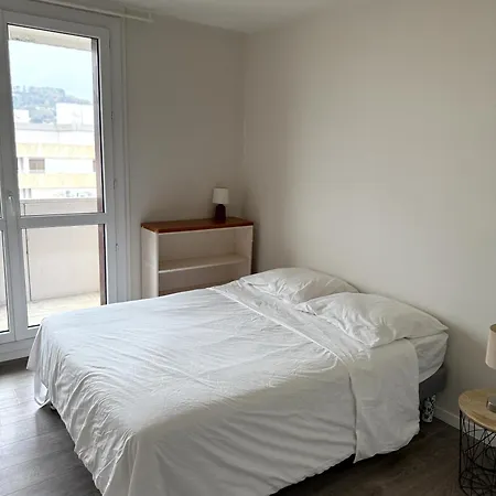 4p 70m2 Plein Centre Avec Parking Apartment *