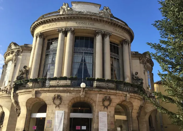 4p 70m2 Plein Centre Avec Parking Agen